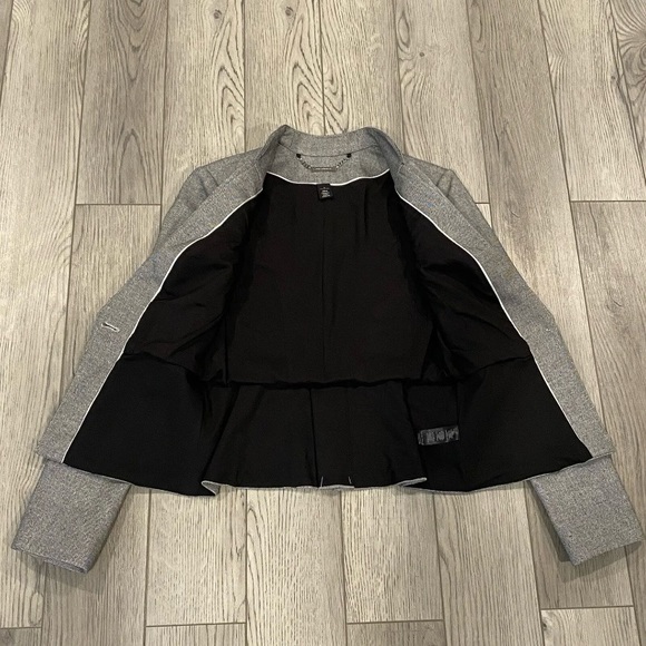 White House Black Market Blazer Size 0 Career Work Jacket Gray Ruffle Trim - Picture 7 of 15